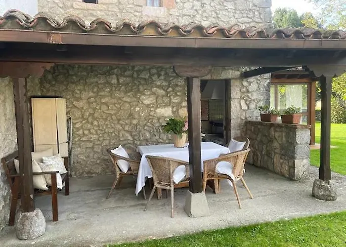 Casas Rurales La Torre Andrin *